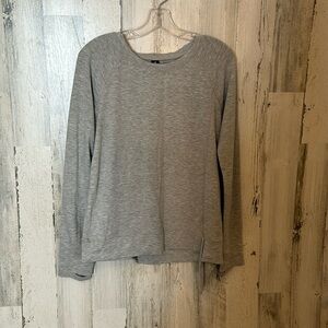 T41. Sz:Small,sm.s. Yogalicious.  Grey sweater, thumb holes, knot tie, warm wear